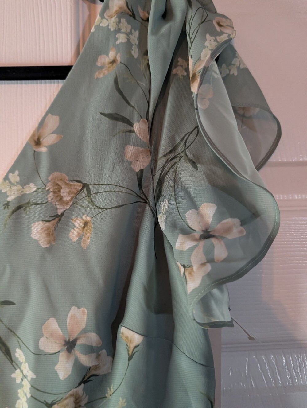 Birdy Grey Hannah Chiffon Dress Size L Sage Le Fleur Floral Flutter Sleeve NWT - Picture 3 of 7